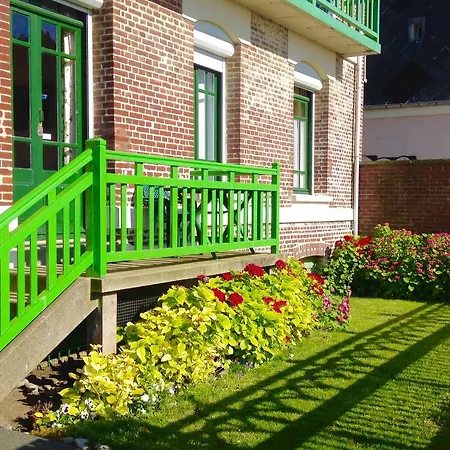 Therese * 梅尔·莱斯·拜恩斯